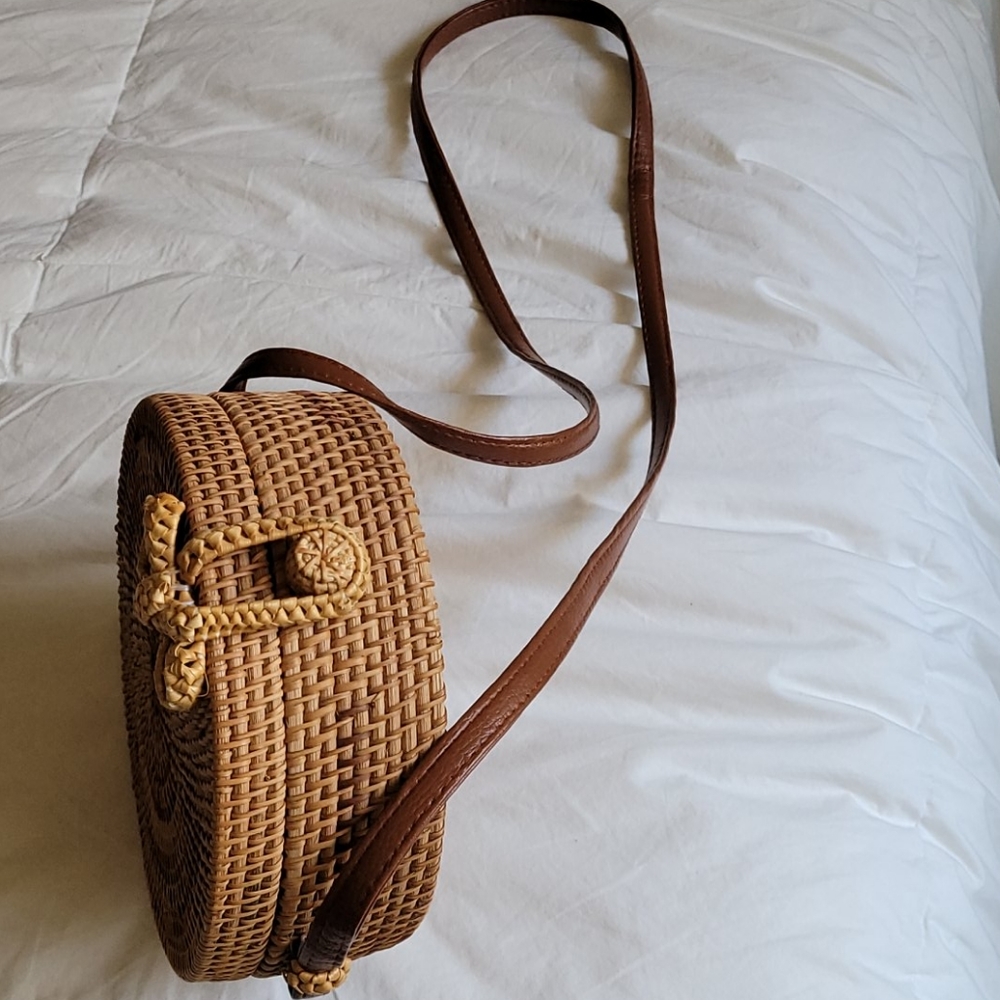 Round Rattan Bag - Picture 3 of 5